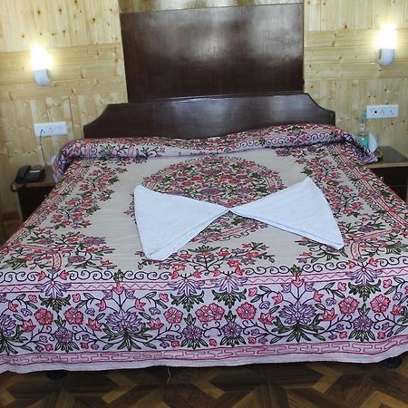 Fluorescence Hotel And Restaurant Гульмарг Екстер'єр фото