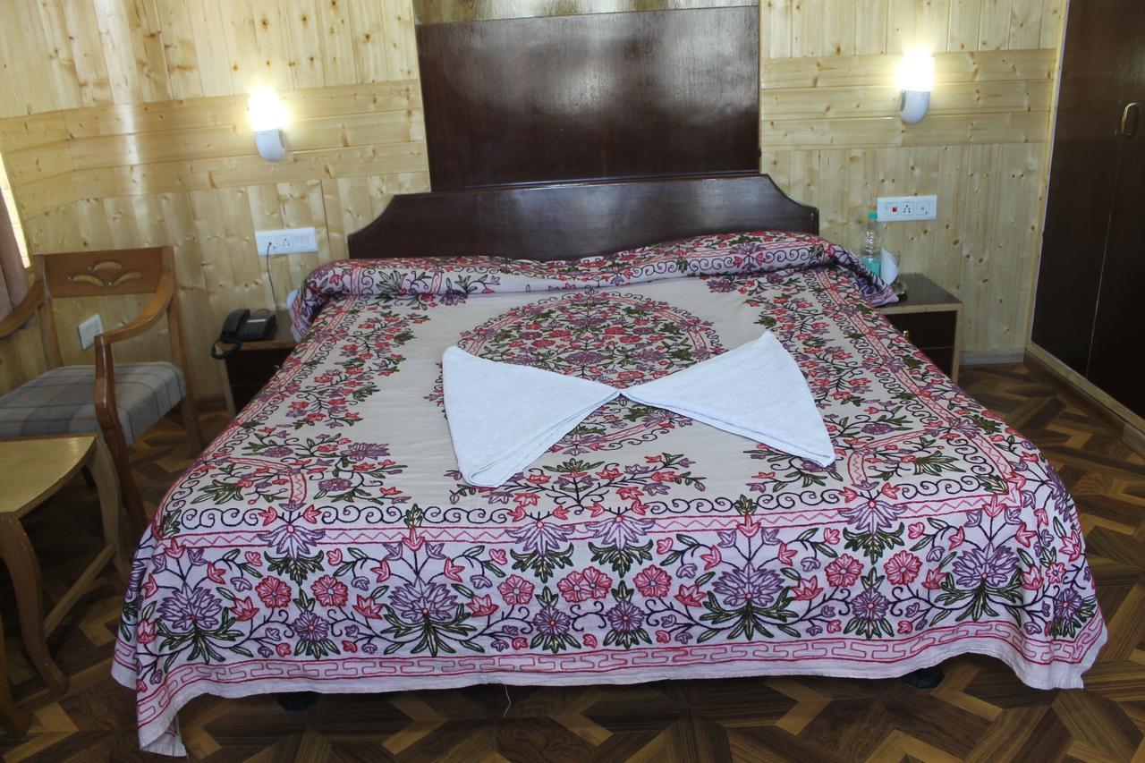 Fluorescence Hotel And Restaurant Гульмарг Екстер'єр фото