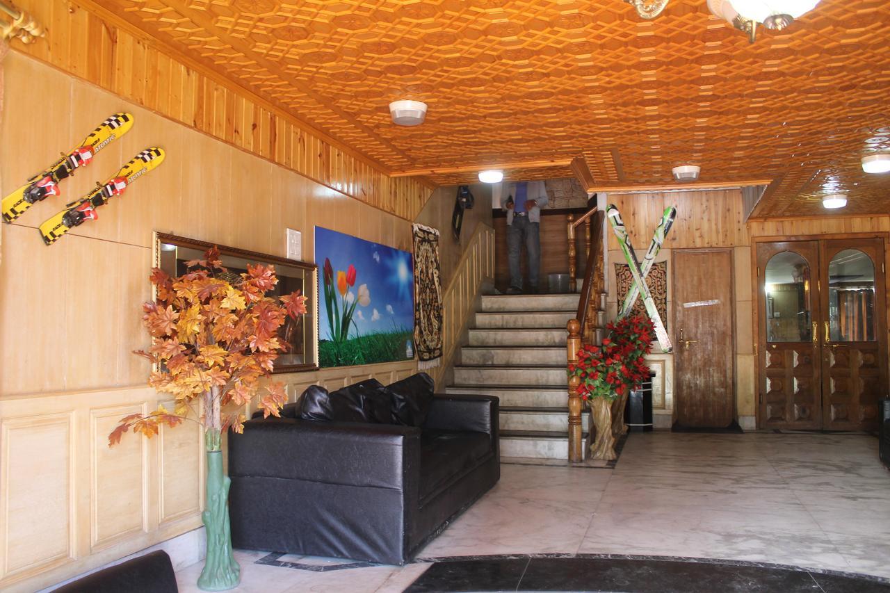 Fluorescence Hotel And Restaurant Гульмарг Екстер'єр фото